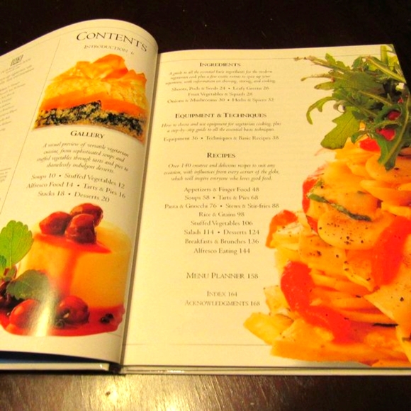 🫛🫑🥕 Incredible Vintage "Ultimate Vegetarian Cookbook" - HC - Picture 11 of 15